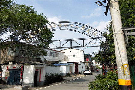 佛山小学附近花千树3室2厅1卫71万97m2精装修出售